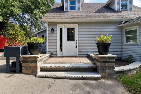 Tiny photo for 806 Spencer Street, Joliet, IL 60433 (MLS # 12491602)