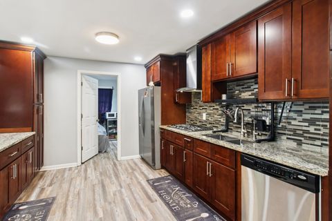 Tiny photo for 806 Spencer Street, Joliet, IL 60433 (MLS # 12491602)