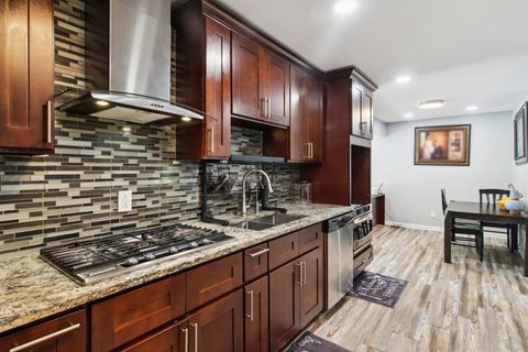 Tiny photo for 806 Spencer Street, Joliet, IL 60433 (MLS # 12491602)