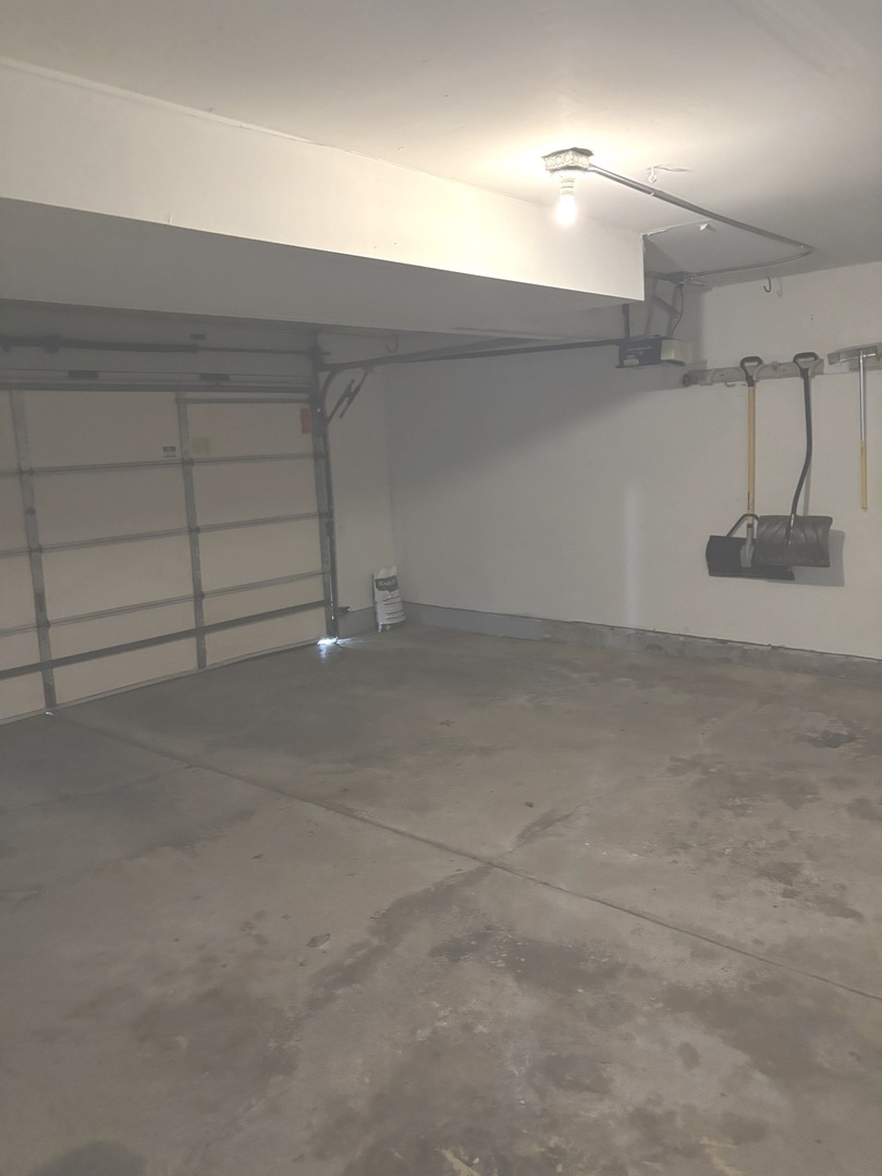 Arlington Heights, Illinois 60005, United States, 4 Bedrooms Bedrooms, ,4 BathroomsBathrooms,Residential,Active,183180