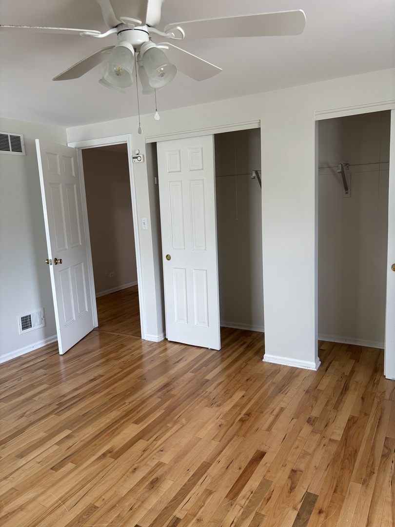 Arlington Heights, Illinois 60005, United States, 4 Bedrooms Bedrooms, ,4 BathroomsBathrooms,Residential,Active,183180