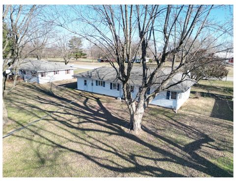 A home in Watseka