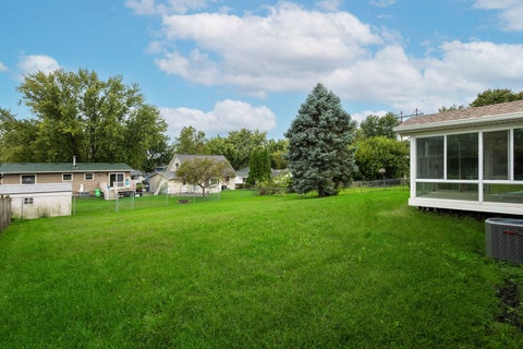 Tiny photo for 2511 W 60th Street, Davenport, IA 52806 (MLS # 12765106)