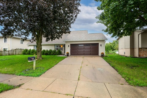 Tiny photo for 2511 W 60th Street, Davenport, IA 52806 (MLS # 12765106)