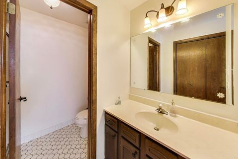 Tiny photo for 5840 W 104th Street #209, Oak Lawn, IL 60453 (MLS # 12515544)