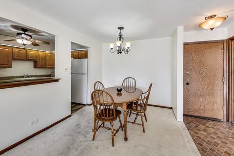 Tiny photo for 5840 W 104th Street #209, Oak Lawn, IL 60453 (MLS # 12515544)