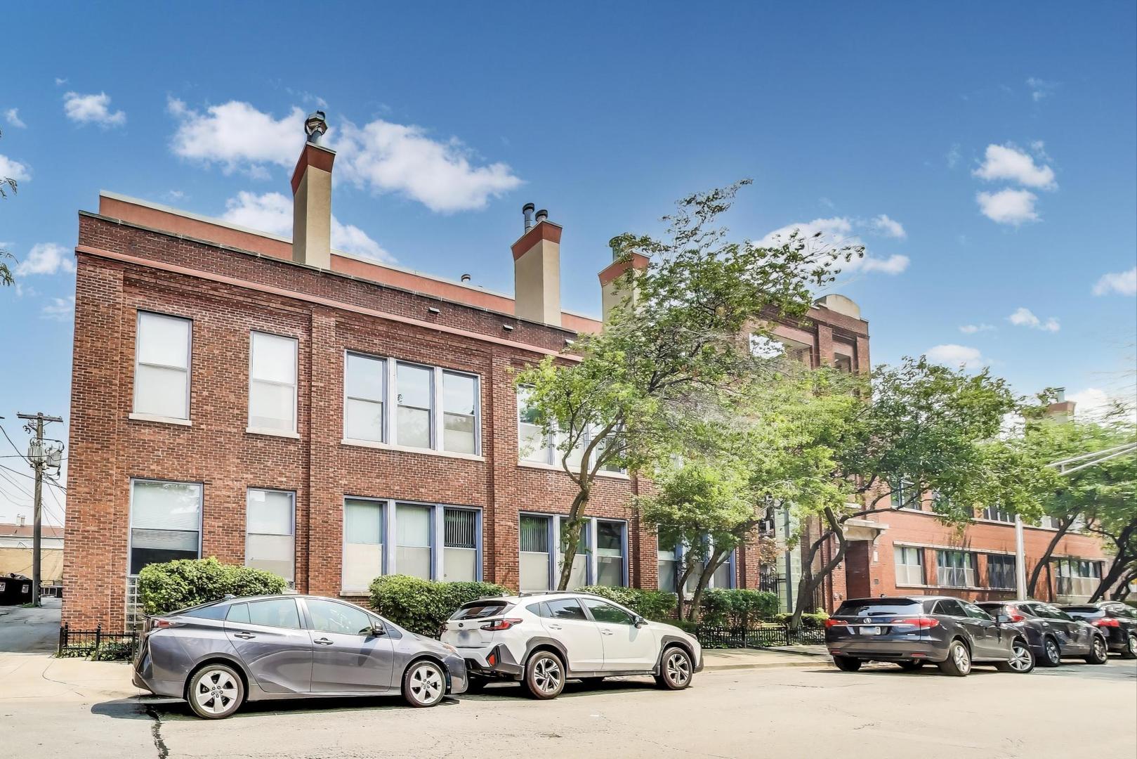 525 N ADA Street 4