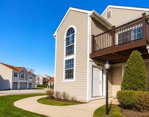 Tiny photo for 634 LE PARC Circle #634, Buffalo Grove, IL 60089 (MLS # 12726618)