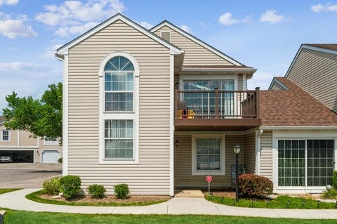 Tiny photo for 634 LE PARC Circle #634, Buffalo Grove, IL 60089 (MLS # 12726618)