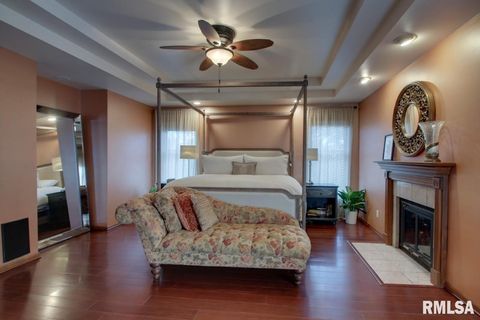 Tiny photo for 5585 Wood Crest Drive, Quincy, IL 62305 (MLS # QC4269338)