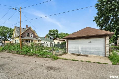 Tiny photo for 815 S DITTMER Street, Davenport, IA 52802 (MLS # QC4269810)