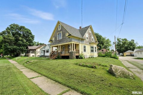 Tiny photo for 815 S DITTMER Street, Davenport, IA 52802 (MLS # QC4269810)