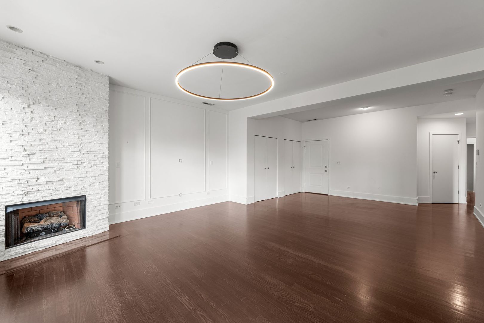 2352 W Shakespeare Avenue 2C