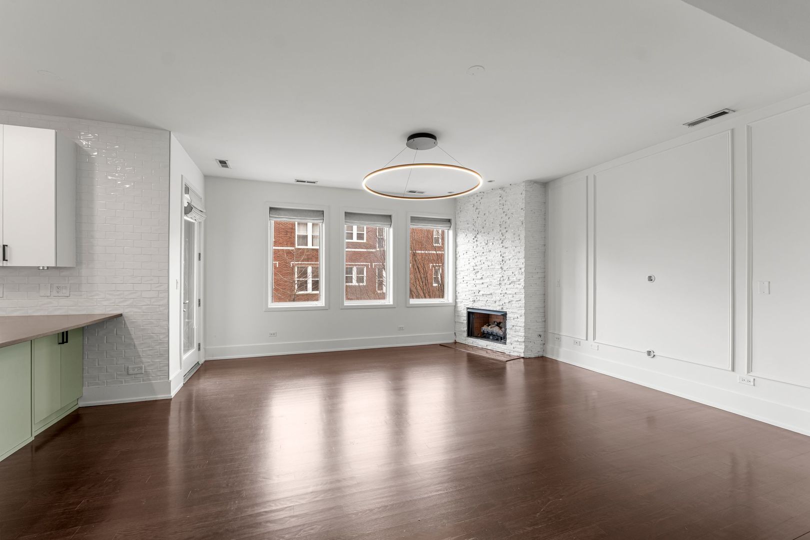 2352 W Shakespeare Avenue 2C