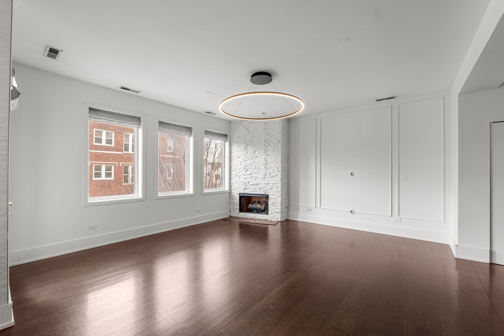 2352 W Shakespeare Avenue 2C