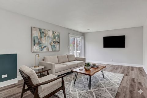 Tiny photo for 4721 Huntington Boulevard, Hoffman Estates, IL 60192 (MLS # 12631732)