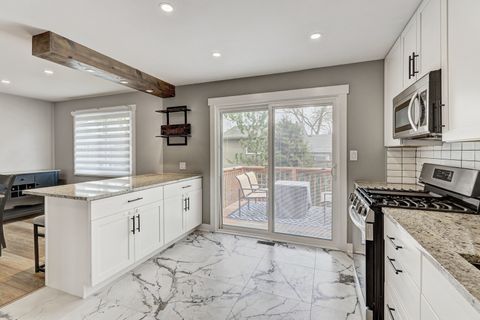 Tiny photo for 4721 Huntington Boulevard, Hoffman Estates, IL 60192 (MLS # 12631732)