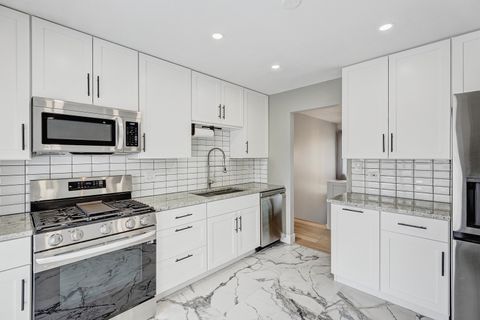 Tiny photo for 4721 Huntington Boulevard, Hoffman Estates, IL 60192 (MLS # 12631732)