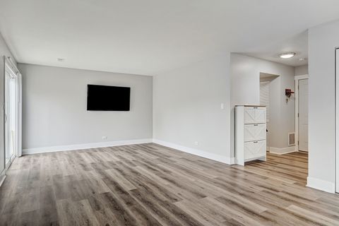 Tiny photo for 4721 Huntington Boulevard, Hoffman Estates, IL 60192 (MLS # 12631732)