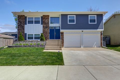 Photo of 4721 Huntington Boulevard, Hoffman Estates, IL 60192 (MLS # 12631732)