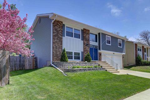 Tiny photo for 4721 Huntington Boulevard, Hoffman Estates, IL 60192 (MLS # 12631732)