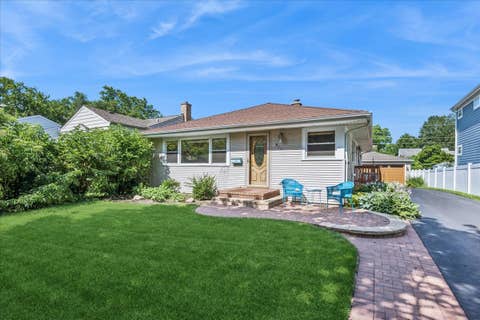 Photo of 912 N Kaspar Avenue, Arlington Heights, IL 60004 (MLS # 12672668)
