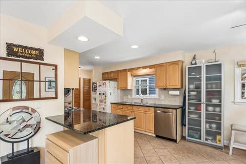 Tiny photo for 912 N Kaspar Avenue, Arlington Heights, IL 60004 (MLS # 12672668)
