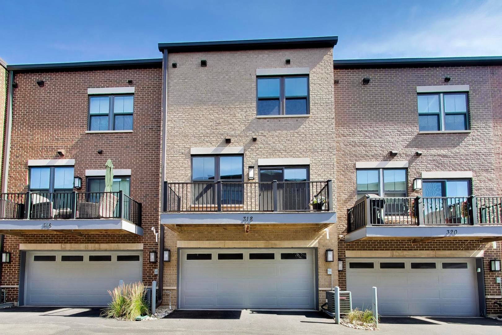 318 S Elm Street 318
