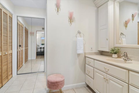 Tiny photo for 2300 W Talcott Road #2B1, Park Ridge, IL 60068 (MLS # 12792794)