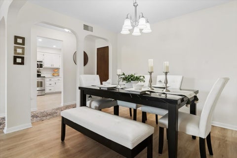 Tiny photo for 2300 W Talcott Road #2B1, Park Ridge, IL 60068 (MLS # 12792794)