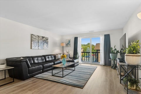 Tiny photo for 2300 W Talcott Road #2B1, Park Ridge, IL 60068 (MLS # 12792794)