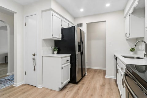 Tiny photo for 2300 W Talcott Road #2B1, Park Ridge, IL 60068 (MLS # 12792794)
