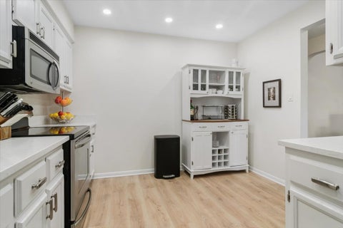 Tiny photo for 2300 W Talcott Road #2B1, Park Ridge, IL 60068 (MLS # 12792794)