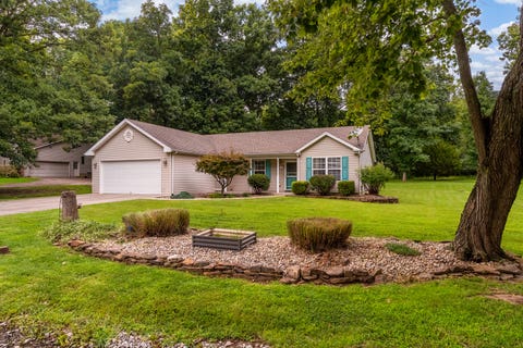 Tiny photo for 1904 Spring Garden Road, Marion, IL 62959 (MLS # 12726776)