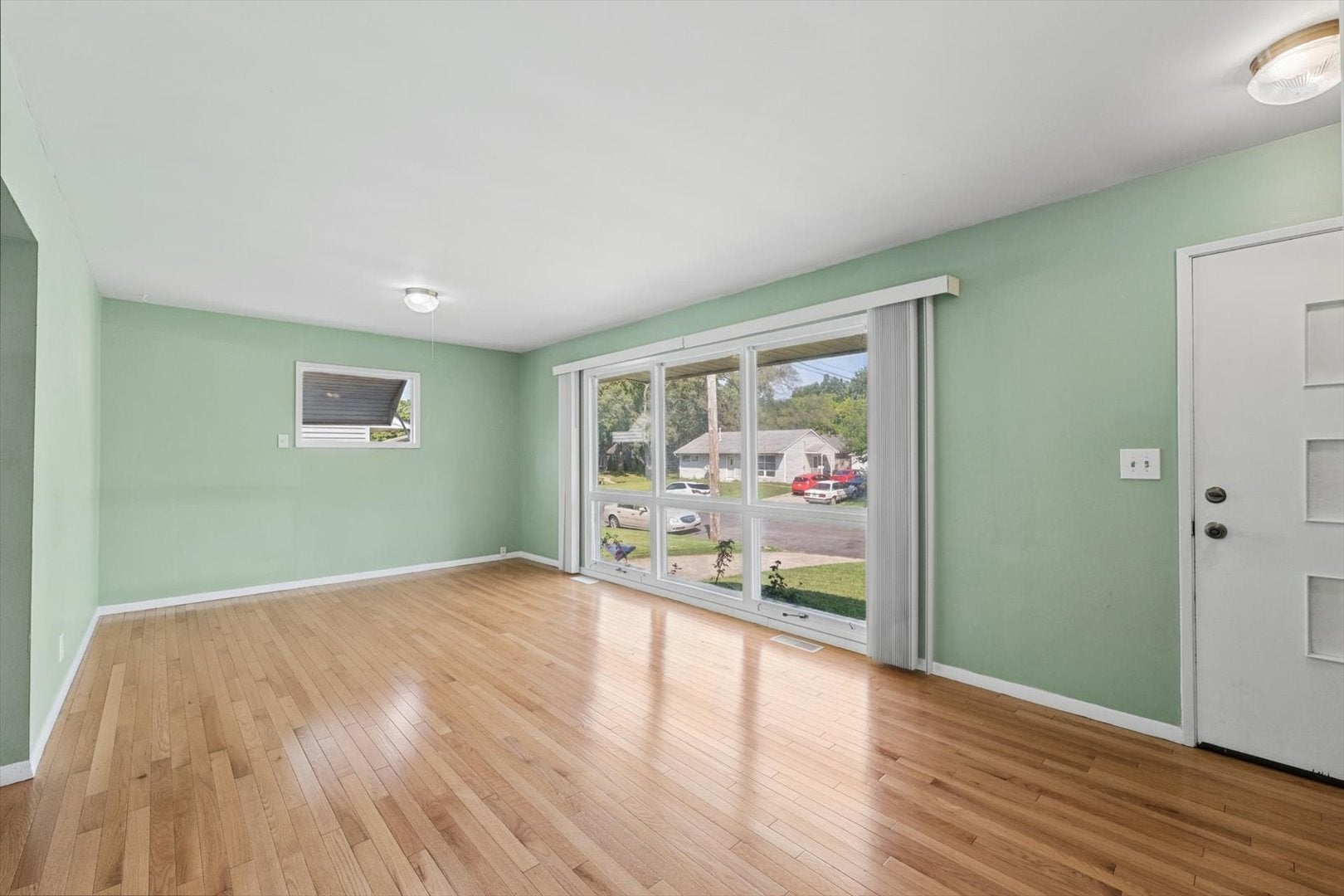 1205 E Fairlawn Drive