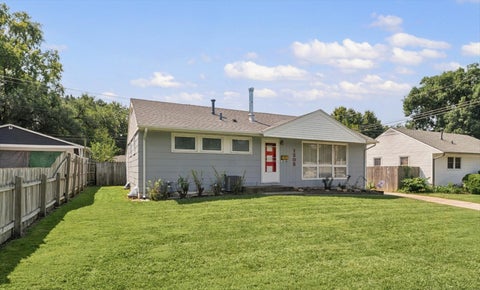 Tiny photo for 1205 E Fairlawn Drive, Urbana, IL 61801 (MLS # 12738446)