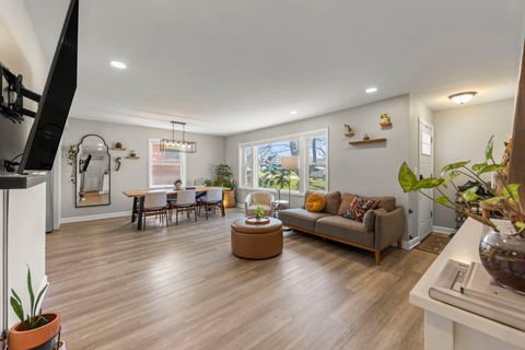 Tiny photo for 115 N Pierce Avenue, Wheaton, IL 60187 (MLS # 12613825)