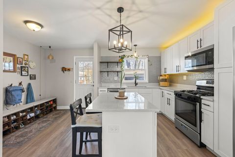 Tiny photo for 115 N Pierce Avenue, Wheaton, IL 60187 (MLS # 12613825)