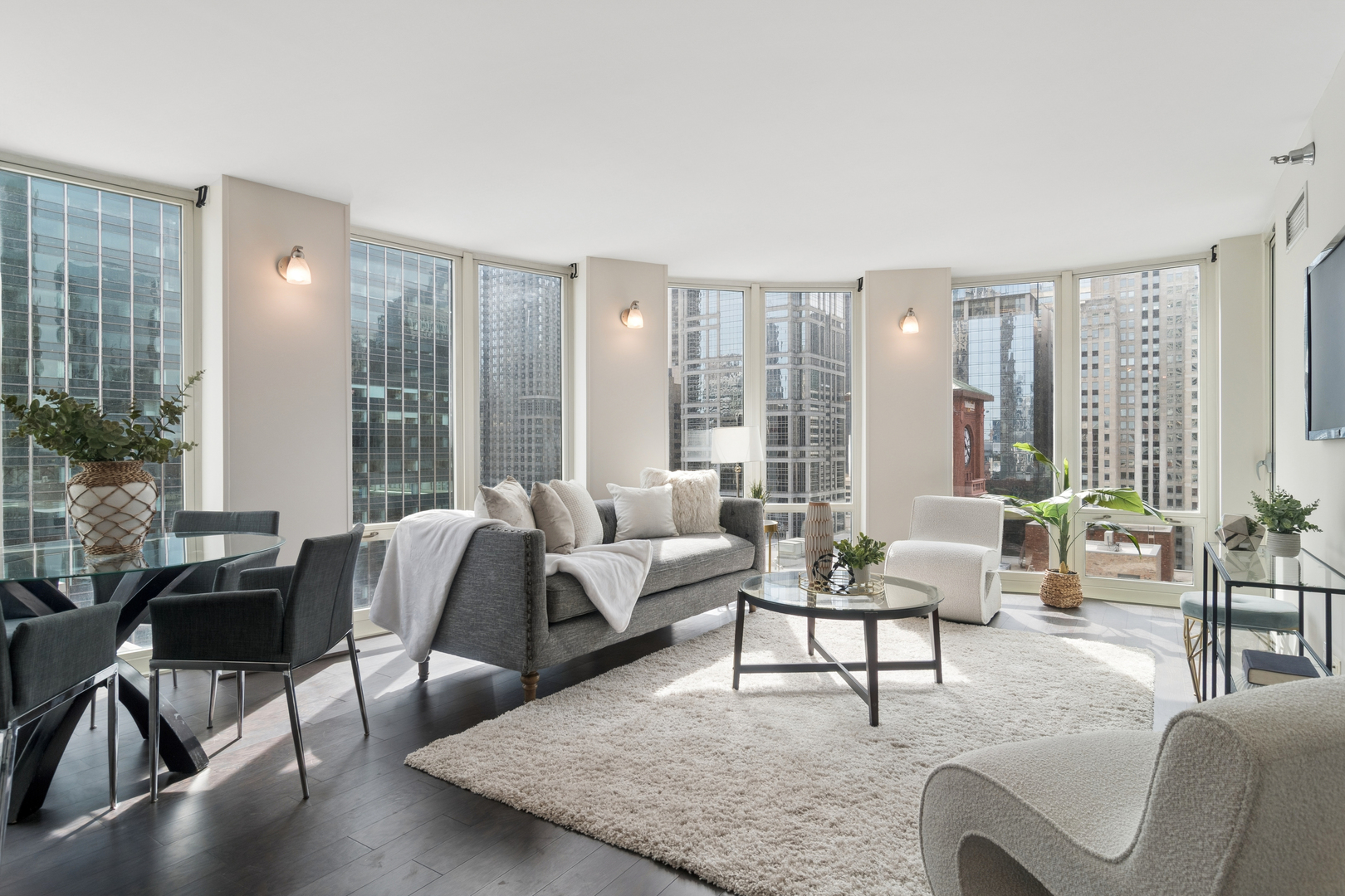 345 N La Salle Drive 1706