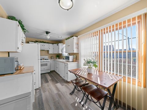 Tiny photo for 2405 Glen Circle East, Sycamore, IL 60178 (MLS # 12588177)