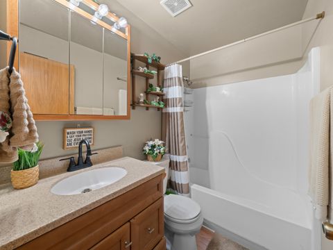 Tiny photo for 2405 Glen Circle East, Sycamore, IL 60178 (MLS # 12588177)