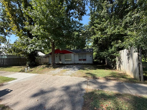 Tiny photo for 626 W Rigdon Street, Carbondale, IL 62901 (MLS # 12735347)