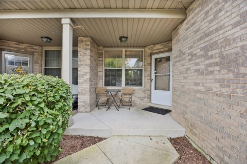 Photo of 9135 Mansfield Drive, Tinley Park, IL 60487 (MLS # 12730205)