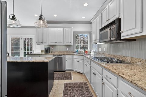 Tiny photo for 4017 Kathleen Way, Davenport, IA 52807 (MLS # 12616219)