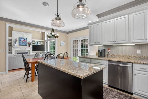 Tiny photo for 4017 Kathleen Way, Davenport, IA 52807 (MLS # 12616219)