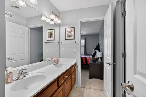 Tiny photo for 4017 Kathleen Way, Davenport, IA 52807 (MLS # 12616219)