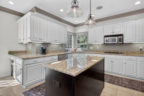 Tiny photo for 4017 Kathleen Way, Davenport, IA 52807 (MLS # 12616219)