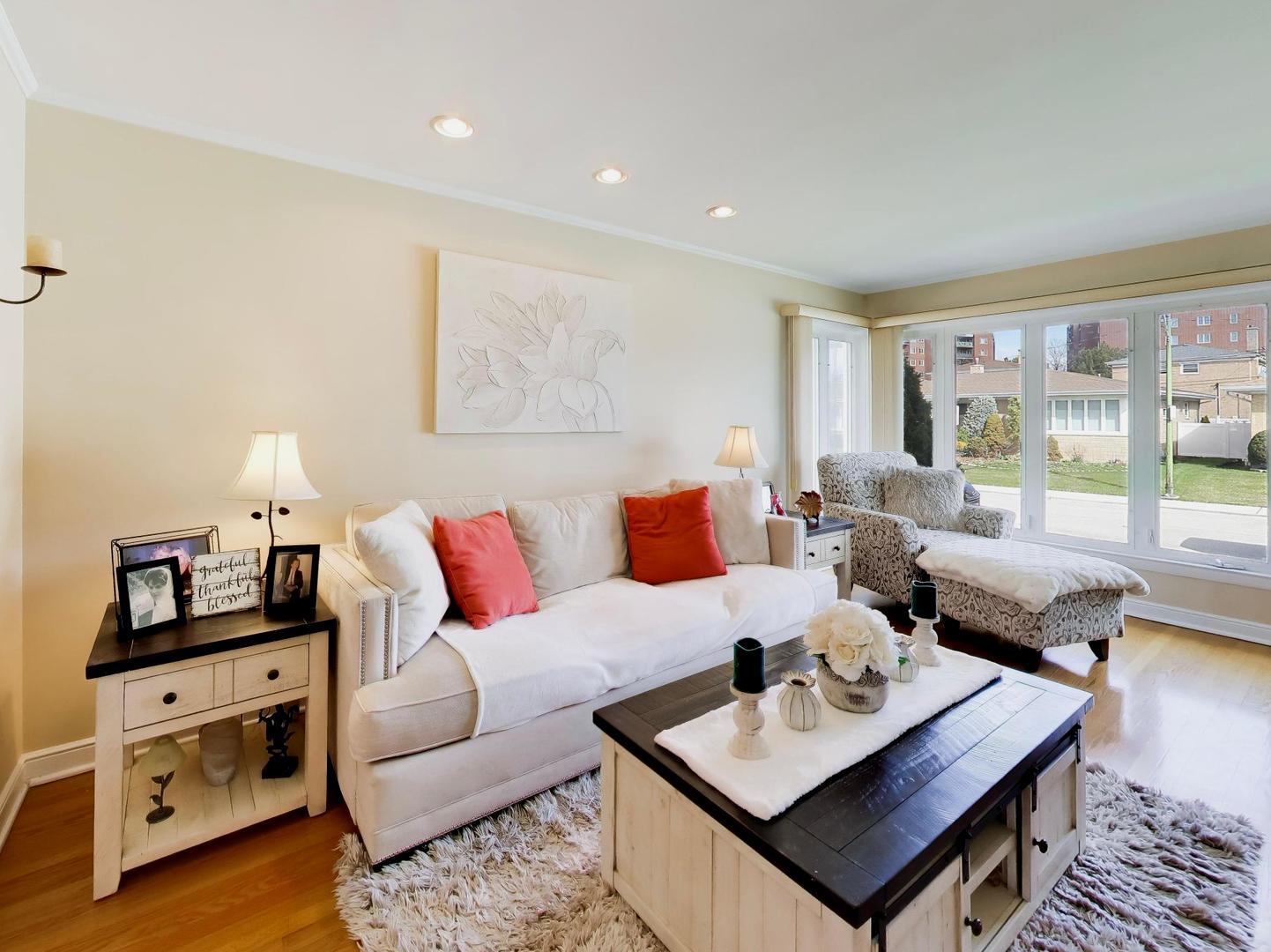 8547 W Saint Joseph Avenue