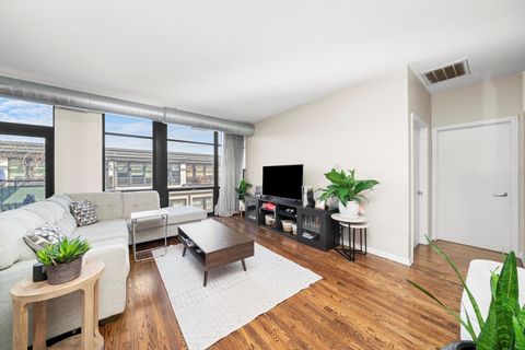Tiny photo for 1070 W 15TH Street #403, Chicago, IL 60608 (MLS # 12435718)