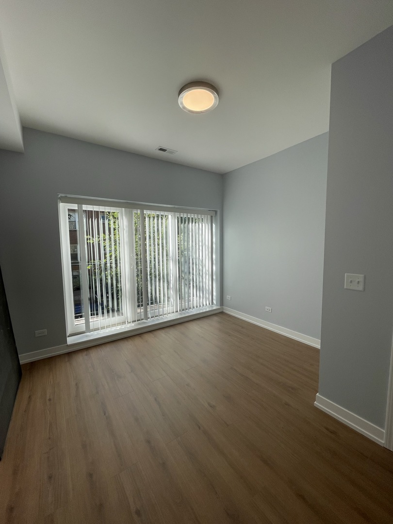 1024 W Ainslie Street 1